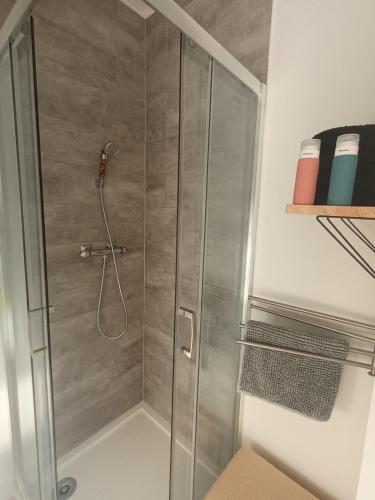 Studio 2 personne maximum, proche de Niort, Surgères (Studio 2 personne maximum, proche de Niort, Surgeres) in Villeneuve-la-Comtesse