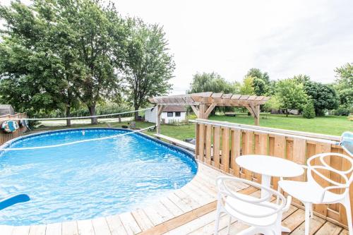 . Sunny Shores Getaway 3BR2bApool