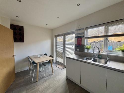 Παροχές, Charming 2 Bed House Maidenhead in Μέιντενχεντ
