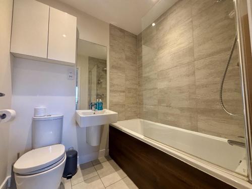Μπάνιο, Charming 2 Bed House Maidenhead in Μέιντενχεντ