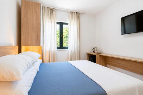 1 double bed