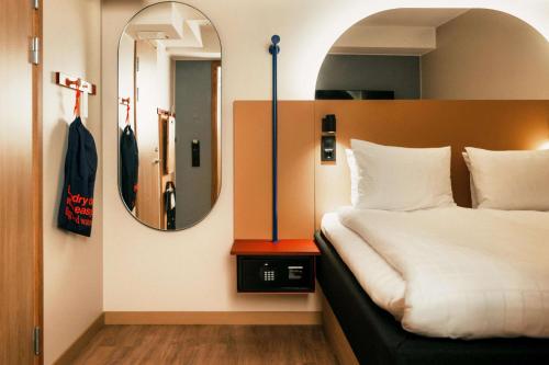 room detail thumbnail 0