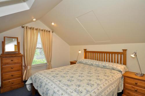 Ash Grove House - image 5