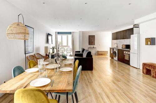 Home 4-Bedroom by Buttes Chaumont - 12 Guests