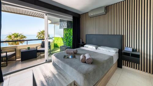 Marbella Beachfront Studio with Stunning Sea Views