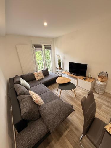 Grand T4 moderne à Forbach Wi-Fi & Parking (Grand T4 moderne a Forbach Wi-Fi & Parking) in Forbach
