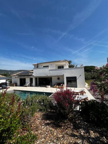Exceptional Villa with Pool in Peymeinade