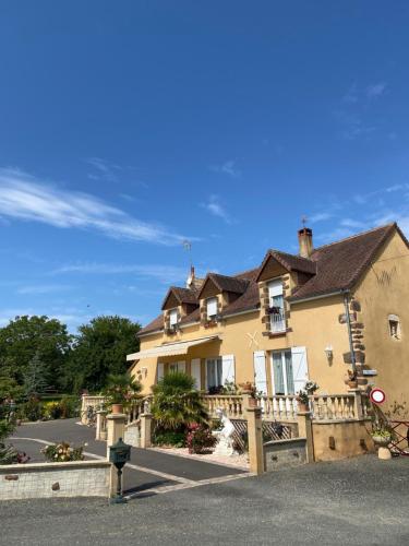 Le Petitepinay Chambres et Gite in Fresnay-sur-Sarthe
