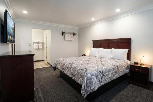 Americas Best Value Inn - Downtown/Convention Center - image 31