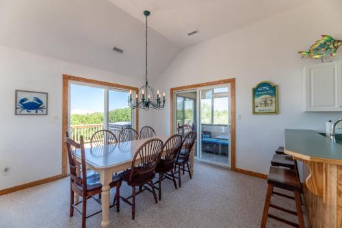 Rookery - Corolla Whalehead 395 Yds to Beach Ocean View Pool Hot Tub Pets OK Flex Stays - image 5