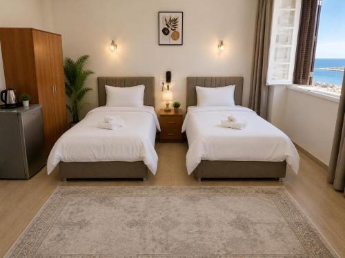 New Hyde Park House Hotel in Alexandria