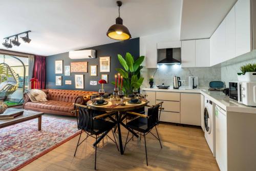 5 min Taksim With Huge Terrace& Bosphorus View - image 8