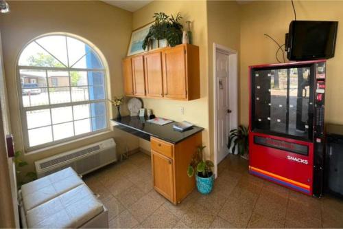 Airport Inn & Suites Corpus Christi I 37 – Corpus Christi, TX