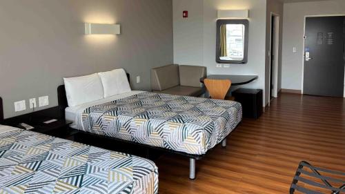 2 double beds