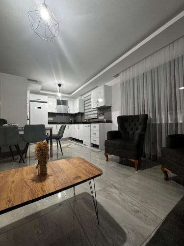 Modern Pamfilya Kyrenia center in Klirou