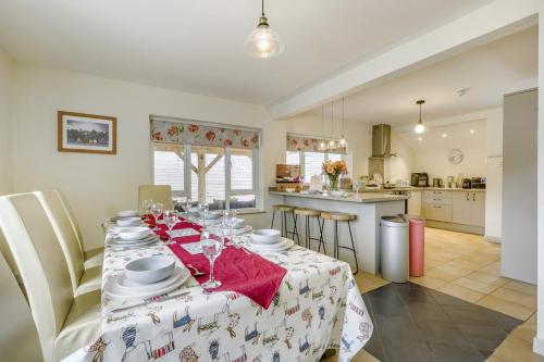 Iekārtas, 5 Bed in South Raynham oc-w28428 in Weasenham