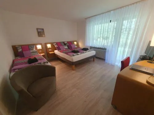 Haus Schanzenblick Gästezimmer8 für 3 Personen mit Bad und Terrasse in Schonach, Deutschland