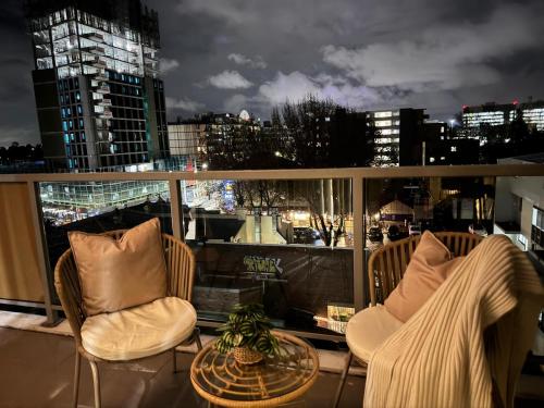 Sydney 2BR w/Parking | Near UNSW Beaches & CBD - image 12