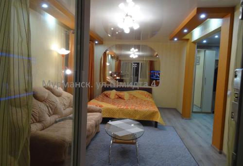 Apartment on Shmidta 47