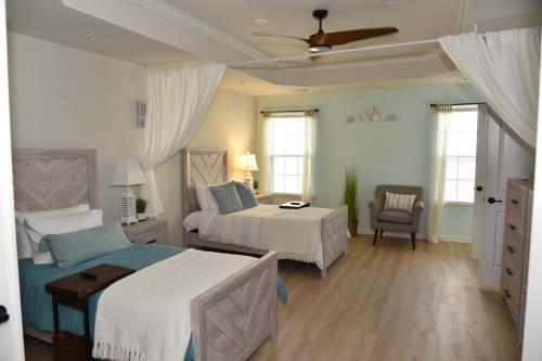Spacious 5BR w/parking near DC Sleeps 12 in Saint Charles (MD)