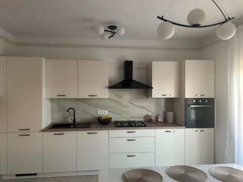 virtuve, Deluxe apartman Mimi Viskovo with a free parking space in Sroki