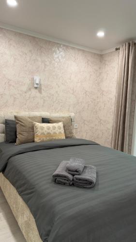 7 Min to Airport Apartment