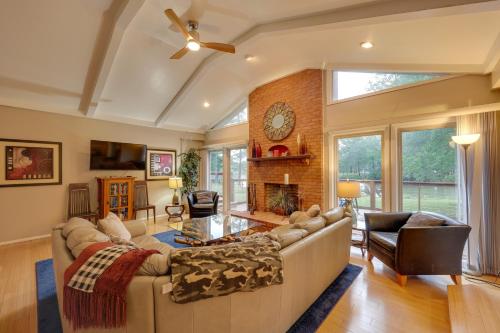 Rivers Edge Retreat with Kayaks and River Access! in Reedville, USA