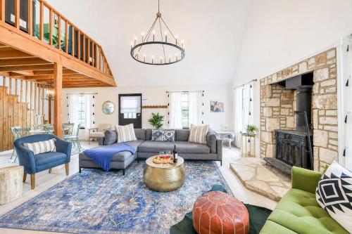 Sunday Circle - Hot Tub & Hill Country Wine Trail in Fredericksburg, USA