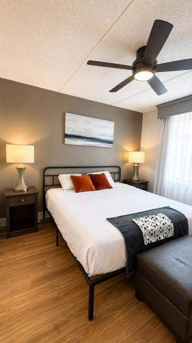 Luxury Medical District Mins to Dallas Market with Pool View