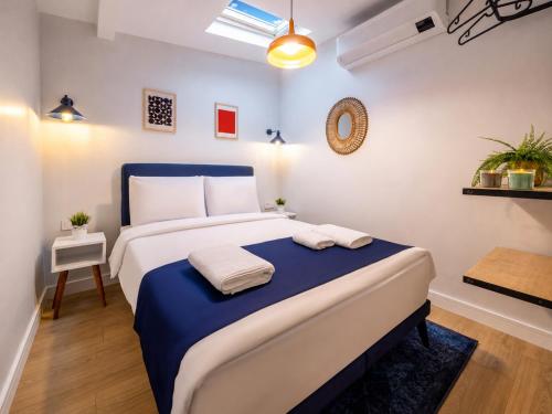 With Huge Balcony& 2 Bathrooms 5 min to Taksim - image 3