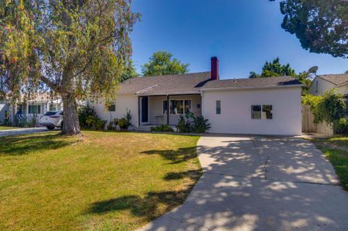 Great for Work! Chic & Cozy Los Angeles Unit in Sherman Oaks
