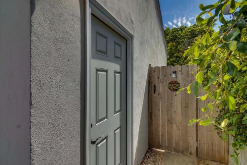 Great for Work! Chic & Cozy Los Angeles Unit in Sherman Oaks