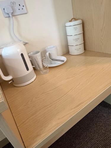 Elme Hall Hotel - FREE Parking - Ideal for contractors - Shared Kitchen in Kings Lynn