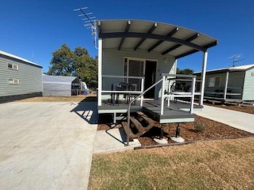 Longreach Starlight Cabins - Boutique Outback Accommodation in Longreach