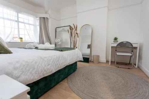 3 Bed Home near Etihad, long and short term stays Free parking and Sleeps 6 photo 2