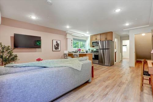Facilities, LA Private Cozy New 1BR Gated Workspace Washer and Dryer in Sherman Oaks