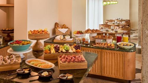 Food and beverages, Hotel Indigo London K West Shepherd's Bush By IHG near Embassy of Ukraine