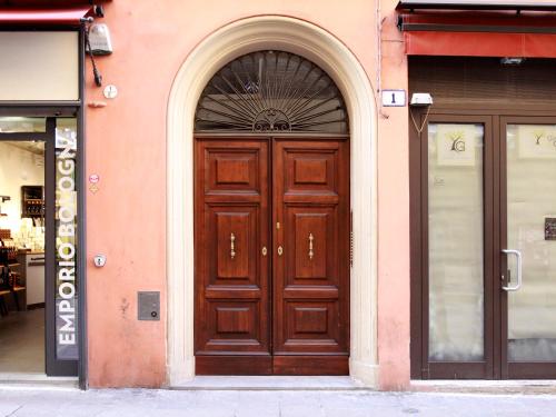 Casa Isolani Luxury Rooms Piazza Maggiore - 출입구