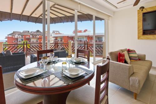 Beachfront Vacation Condos, Palmarito Beach, Vivo Resorts in Chano