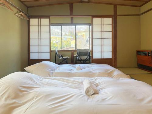 4 futon beds