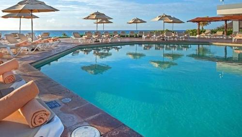 Beachfront Getaway Condo, Cancún (photo 4)