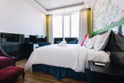 room detail thumbnail 1