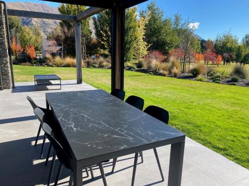 Attractions, Apres Ski - Wanaka Retreat - Sleeps 6 in Other