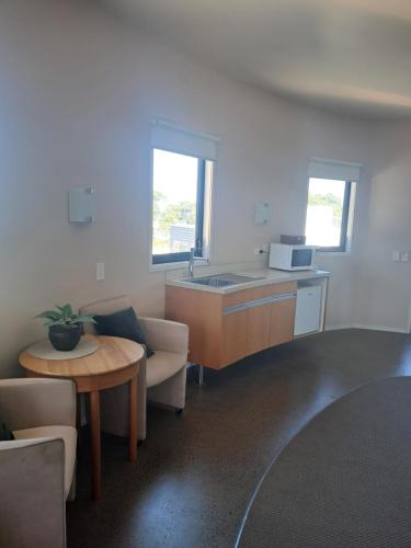 Headlands Hotel in Opunake