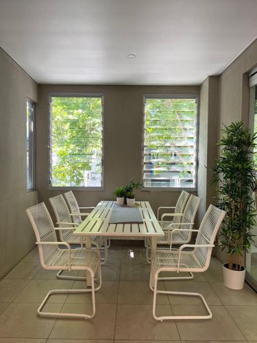 Two Bed Apartment on Leafy Crown St Surry Hills - main image