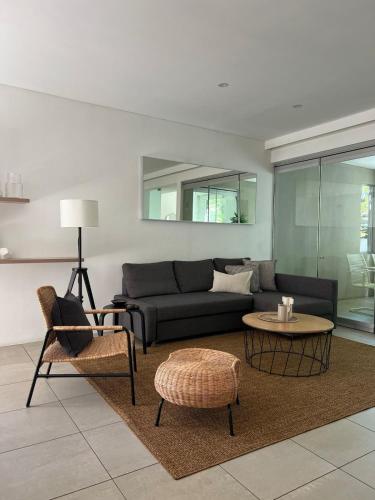 Two Bed Apartment on Leafy Crown St Surry Hills - image 2
