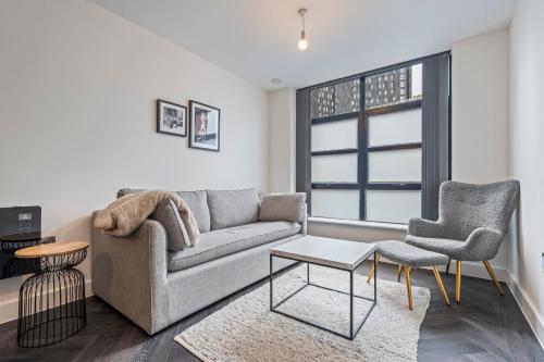 Stylish 2BDR Loft in Birminghams Jewellery Quarter in Castle Bromwich