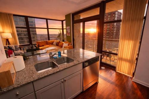 South Loop 2BR Skyline Views - 5 Min to Grant Park in Grant Park