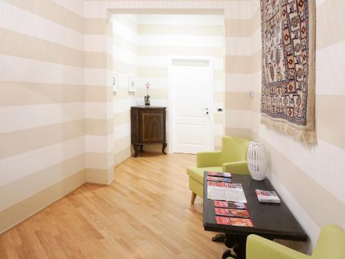 Casa Isolani Luxury Rooms Piazza Maggiore - 로비