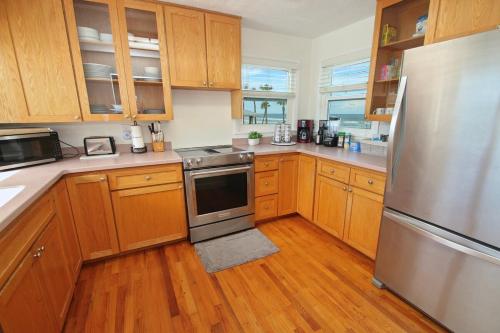 Large Luxury Beach Front House Ocean Front Living in 南第托納 (FL)